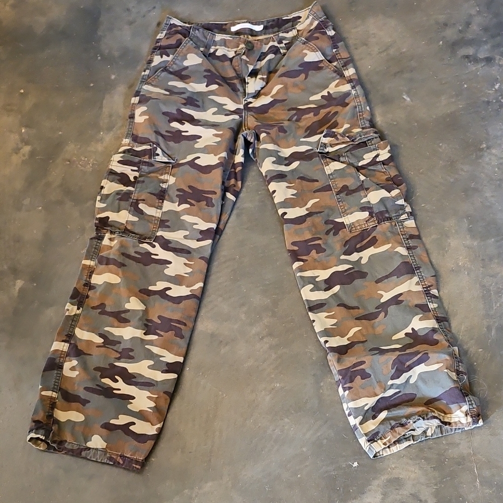Levi's Strauss '94 Baggy Fit Cargo Pants Camo 25X30 Exc Cond